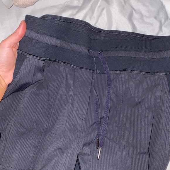 LULULEMON DANCE STUDIO PANTS!!!😍🖤 - Picture 4 of 4